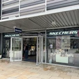 SKETCHERS Outlet Shop Außenansicht