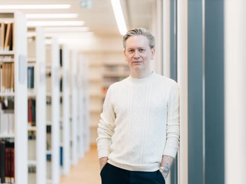 Jonathan Bloxham, Leitung