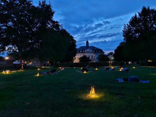 Mondschein Yoga im Karlshof Wabern