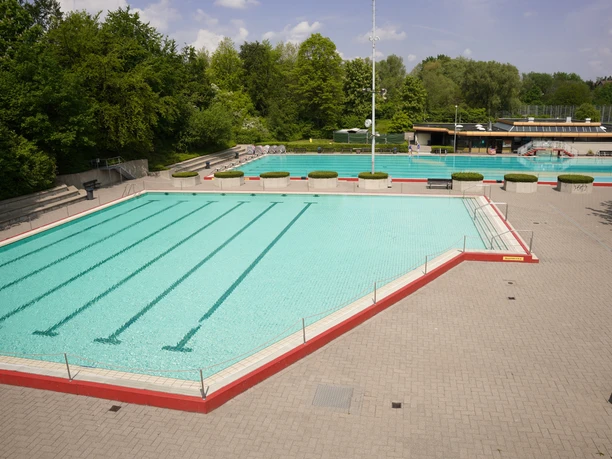 Freibad Im Kleinen Felde Herford - Freizeitbetriebe Stadtwerke Herford (5).jpg