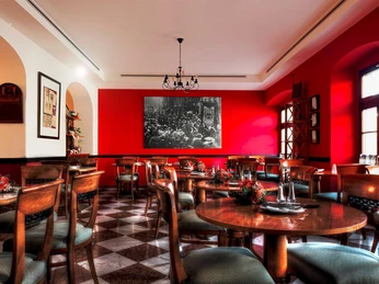 Warme, gemütliche Atmosphäre im Restaurant