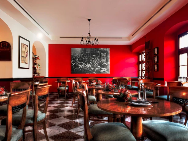 Warme, gemütliche Atmosphäre im Restaurant