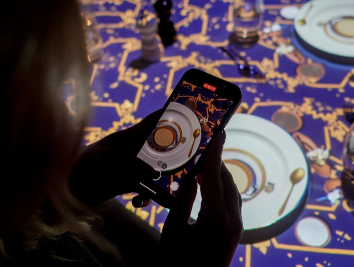 06 DessertCreme ProjectionWithGuest 3