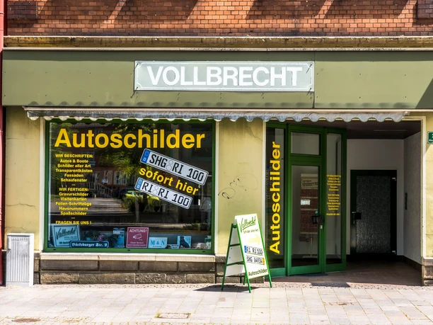 Außenansicht von Schilder aller Art