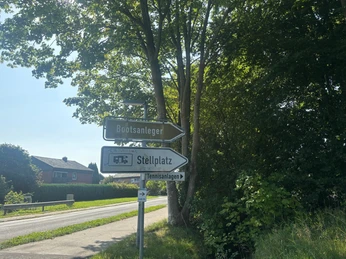 Wegweiser - Wohnmobilstellplatz am Sportzentrum Hasetal