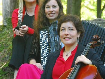 2026_04_26_Trio Abandono-3.jpg