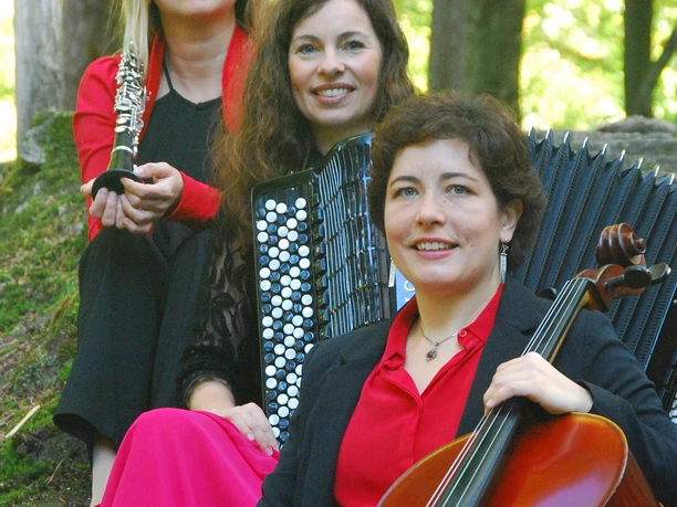 2026_04_26_Trio Abandono-3.jpg