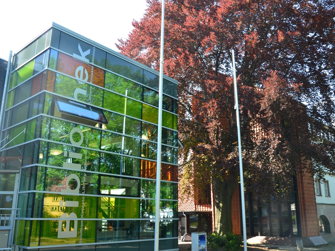 Eingang Stadtbibliothek Salzgitter-Bad.JPG