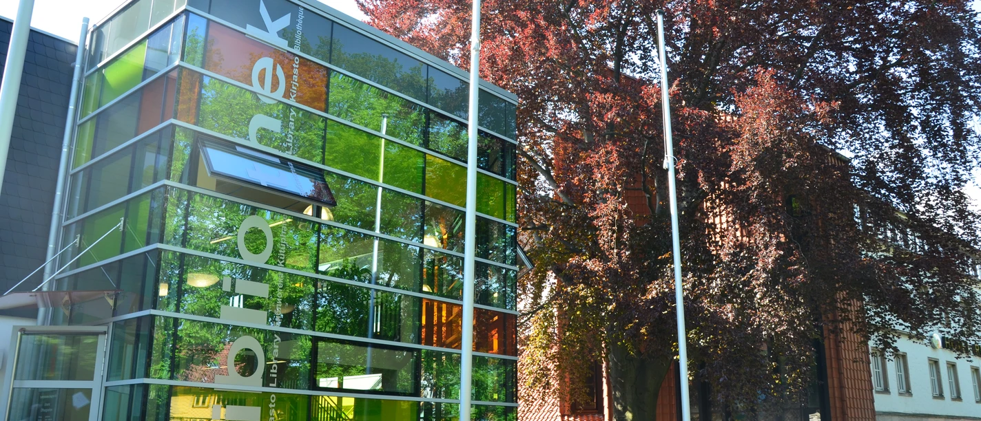 Eingang Stadtbibliothek Salzgitter-Bad.JPG