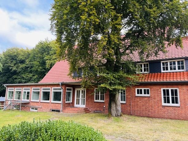 BBU mbH - Haupthaus hinten.jpeg