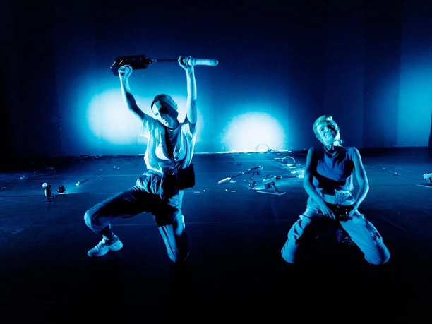 Naira Ramos & Laura Jana Luterbach, Performance, Foto: Sam Aebi