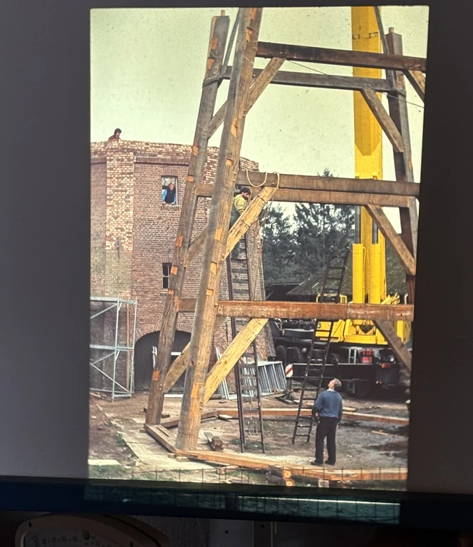 Ein Diavortrag dokumentiert den Wiederaufbau