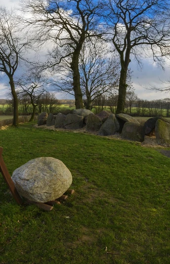 Radeln auf der Radroute der Megalithkultur