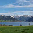 Blick über den Sihlsee Richtung Süden in die Sihltaler Berge