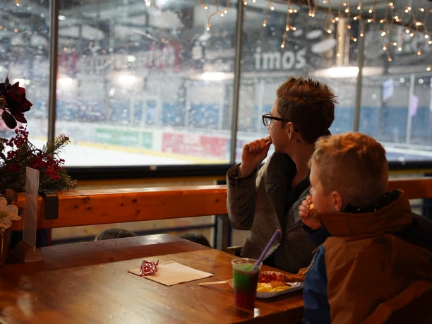 Eishalle Herford-Freizeiteinrichtungen Stadtwerke Herford GmbH (2).JPG