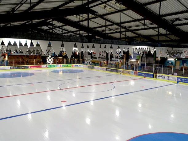 Eishalle Herford-Freizeiteinrichtungen Stadtwerke Herford GmbH (4).JPG