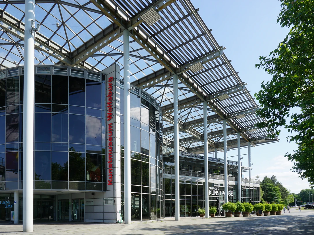 Kunstmuseum WOB.jpg Kunstmuseum von außen