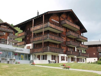 Aussenansicht Sommer