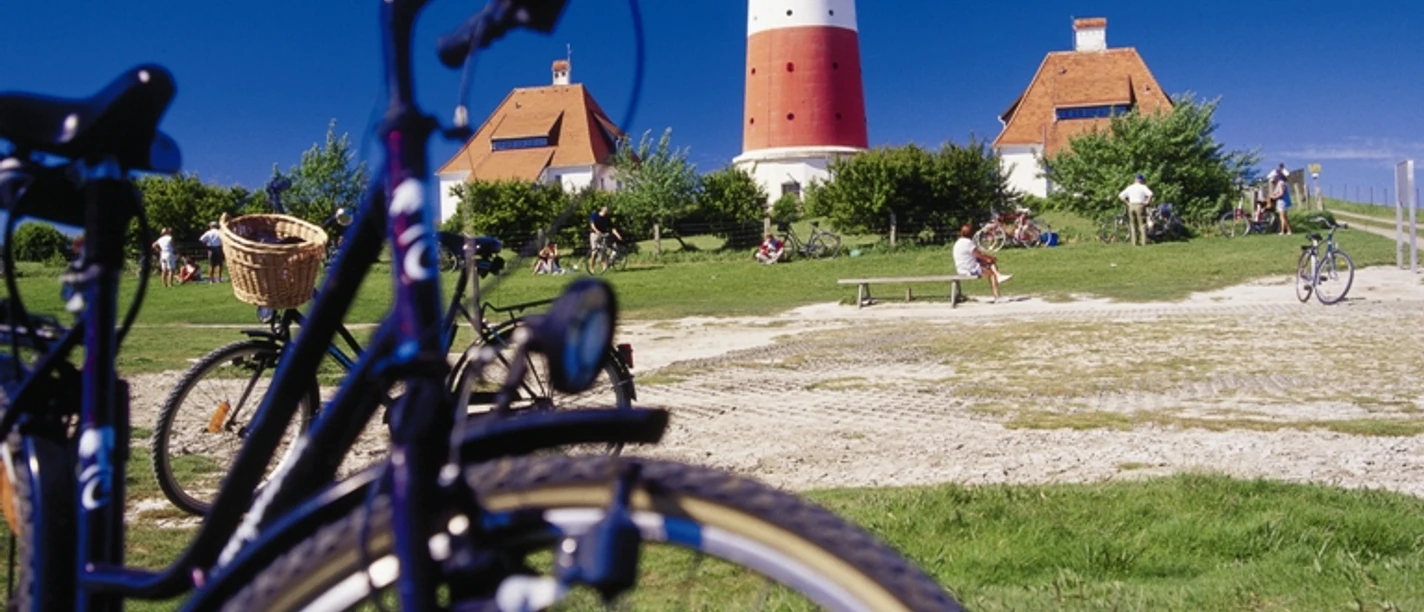 Nordsee_Westerhever Leuchtturm mit Fahrrad