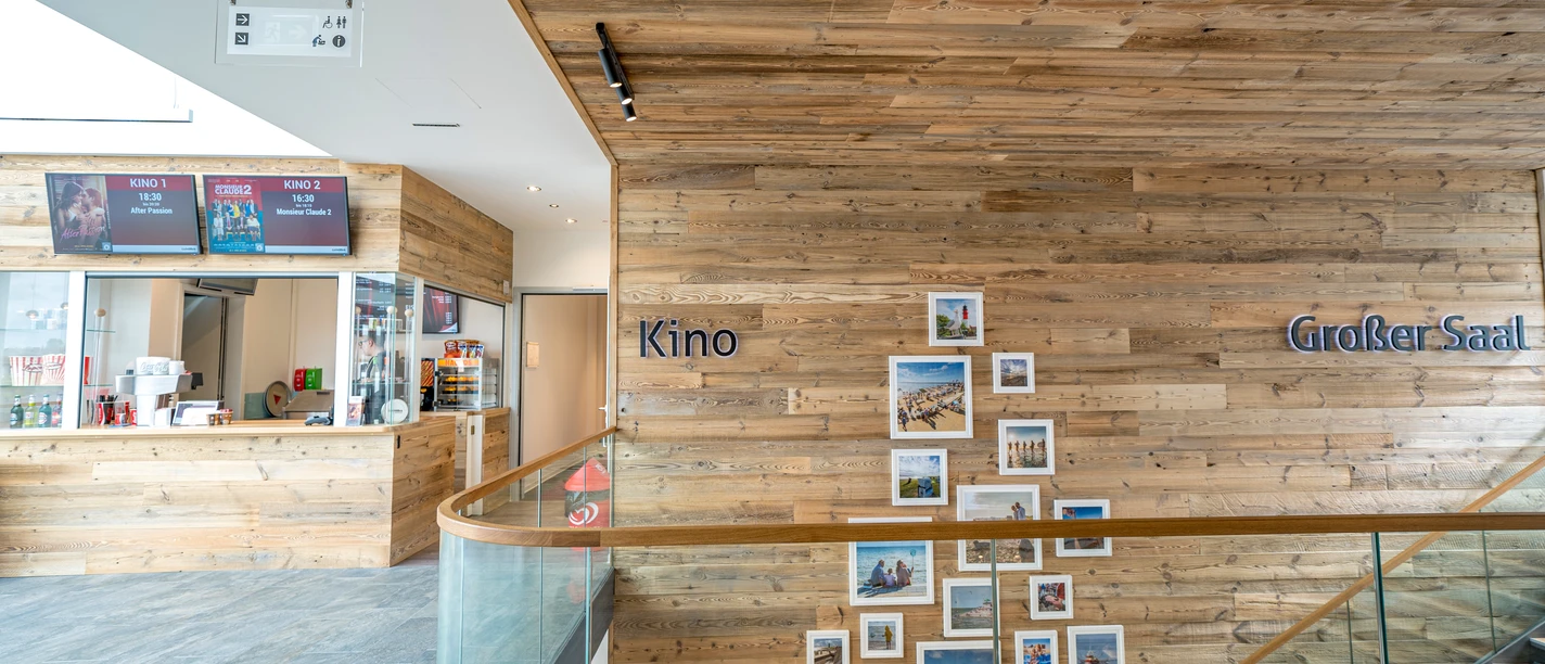 Büsum-WattnHus-Flur-Kino01