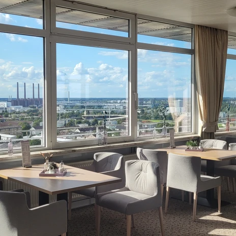 Café „Schau-ins-Land” mit Blick über die Stadt © WMG