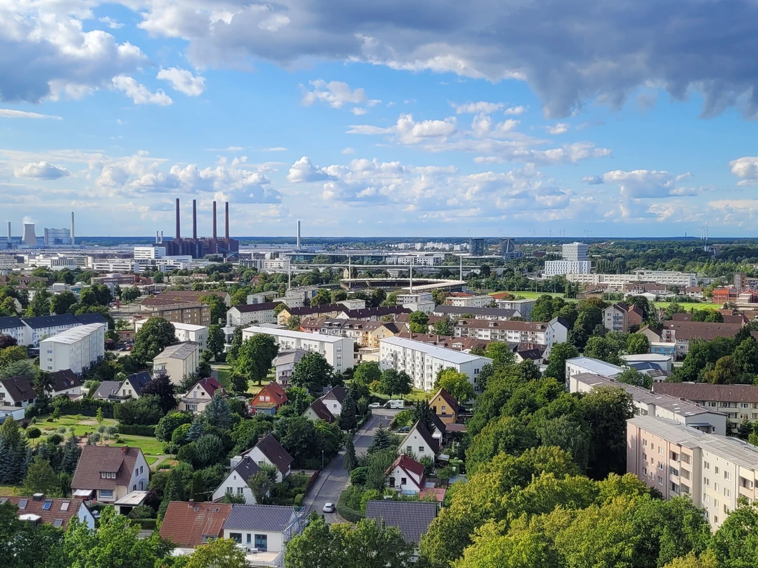 Blick über die Stadt vom Café „Schau-ins-Land” © WMG