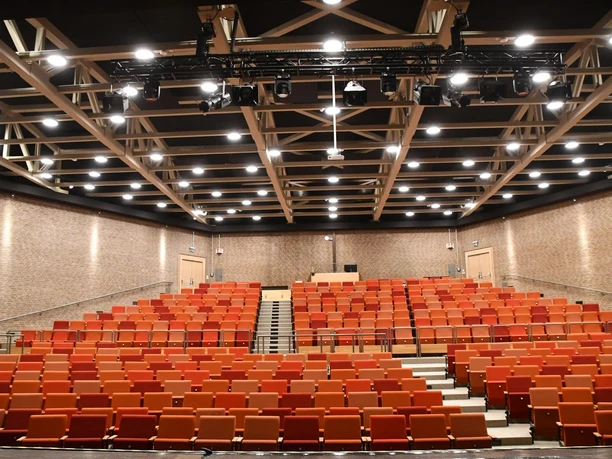 EMAG-Aula 3 Foto Heiko Cludius.jpg