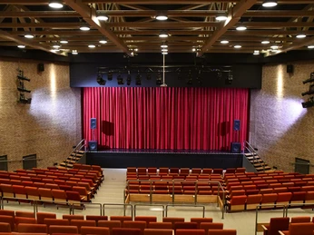 EMAG-Aula 1 Foto Heiko Cludius.jpg