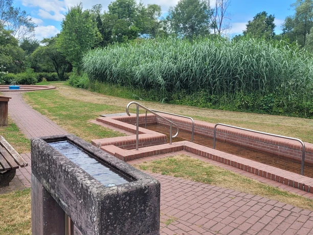 Wassertretbecken in Sachsenberg Wassertretbecken in Sachsenberg bei der Teich- und Freizeitanlage