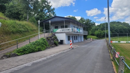 Sportlerheim in Münden Sportlerheim in Münden, direkt vorm Fußballplatz