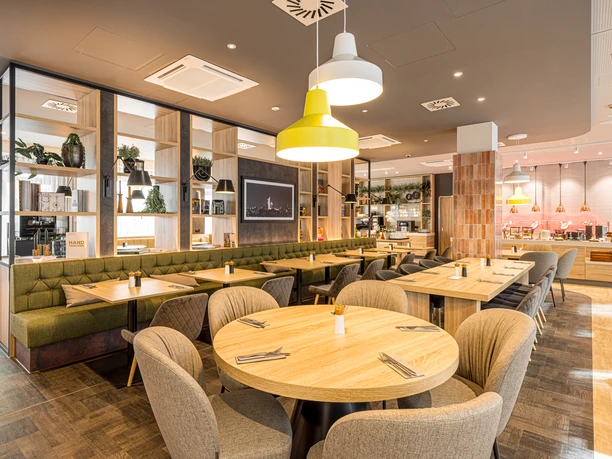 Meetingbereich des Radisson Hotel Leipzig | Leipzig Convention Bureau Tagungen und Konferenzen in Leipzig - Sitzbereich für Meetings im Radisson Hotel Leipzig