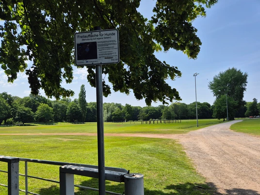 Hundefreilauffläche Turnierplatz