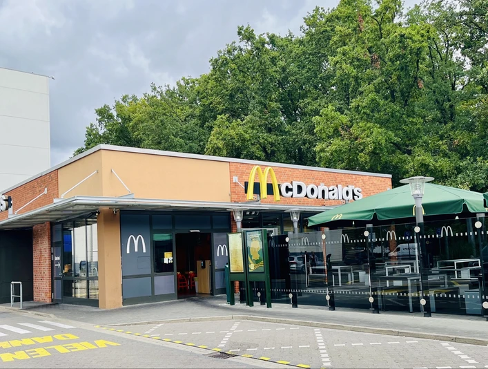 McDonalds Lerchenweg Eingang und McDrive