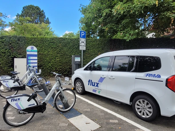RMV flux Mobilitätstation Hattsteiner Allee