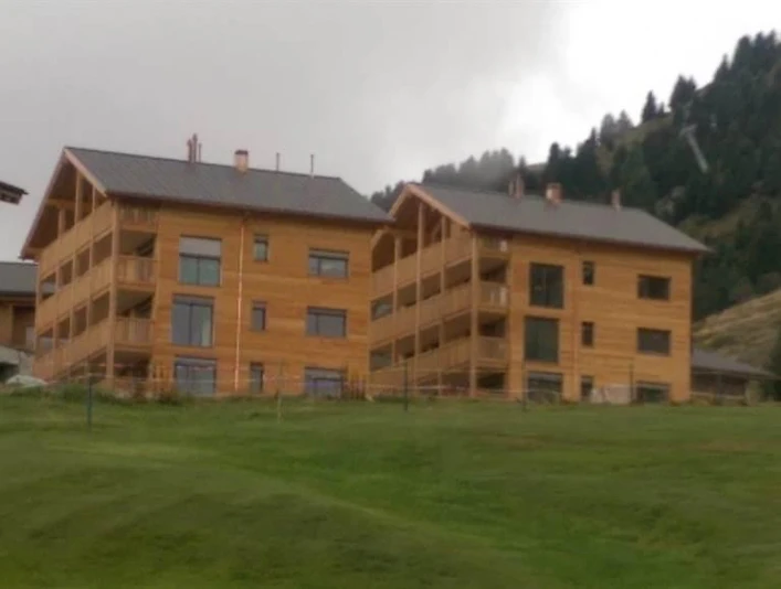 Alpenresort B Aussenansicht Sommer