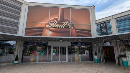Lindt Outlet Store Außenansicht des LINDT Outlet Store in den Designer Outlets Wolfsburg