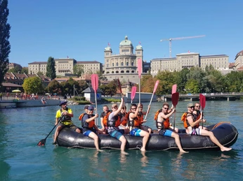 aarebootsfahrten-gummiboot-gruppe-bern.jpg