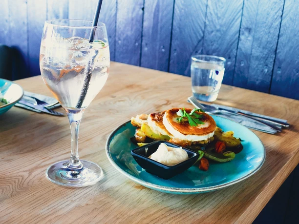 Essen im Restaurant Badezeit