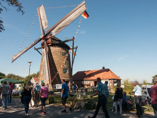 Back- und Mühlenfest in Gildhaus bei der Ostmühle Back- und Mühlenfest in Gildhaus bei der Ostmühle