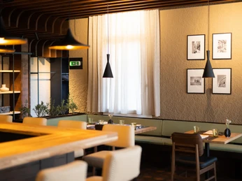 Rest. Giessenhof dining area.jpg