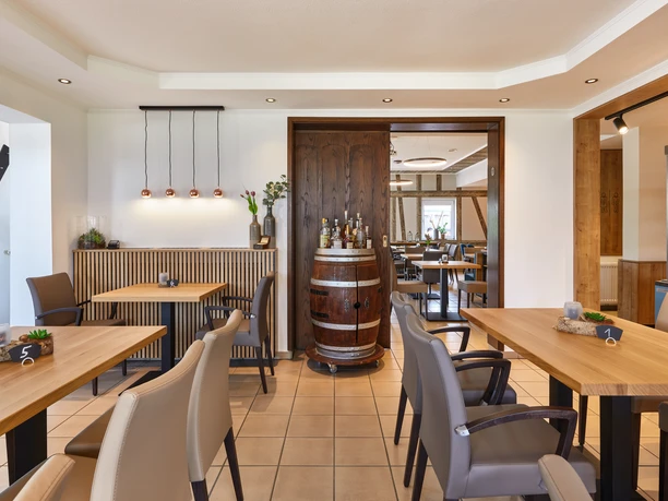 schmees_Ladenbau_Cafe-Am-Turm_Kirchstraße-9_26892_Heede_14_06_22_1211.jpg