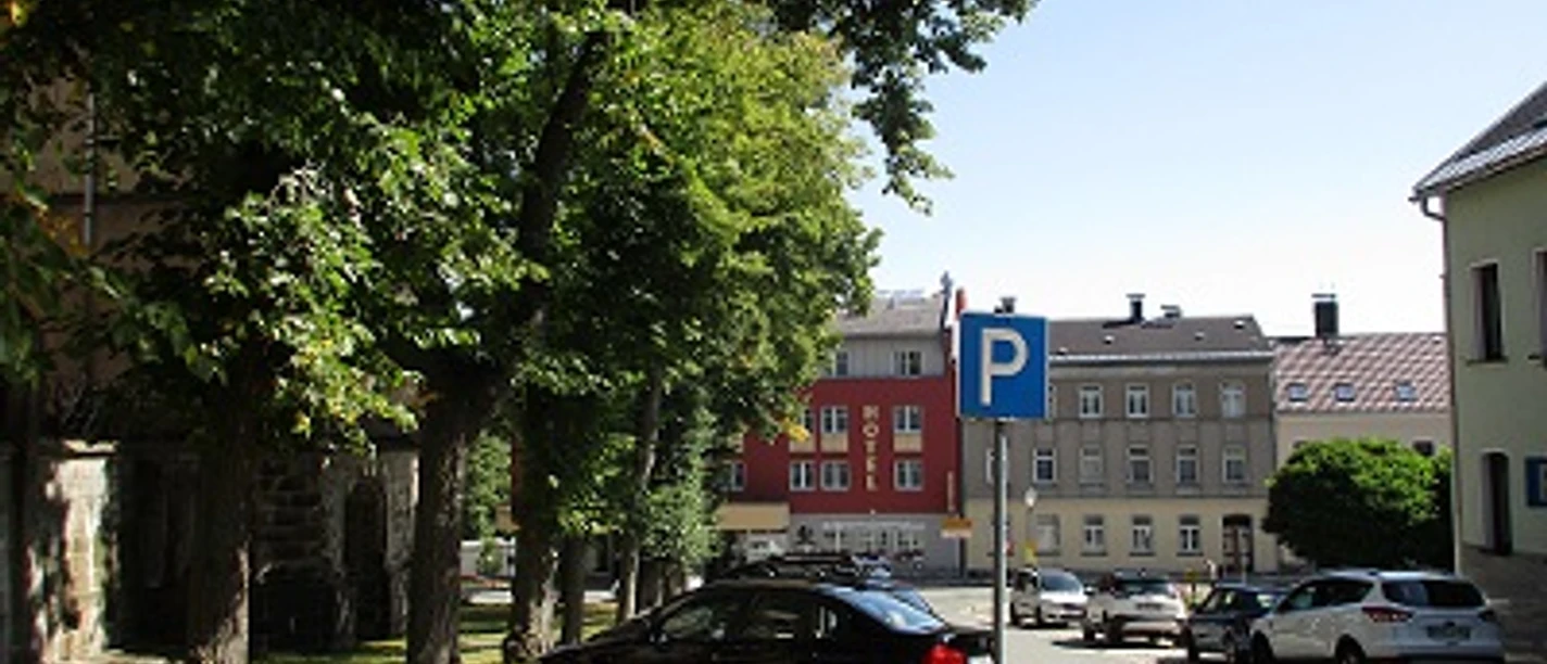 Parkplatz Am Markt nahe Stadtkirche Falkenstein