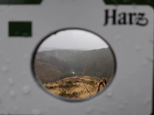 Blick durch den Fotospot Jungfernklippe Blochschleife
