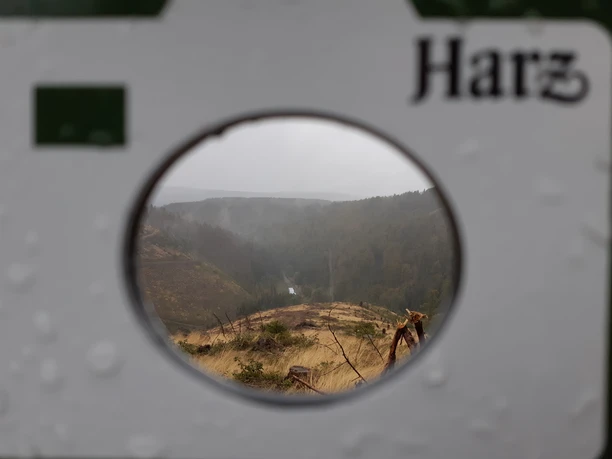 Blick durch den Fotospot Jungfernklippe Blochschleife