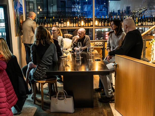 Innenraum der VITIS Wein & Champagner Bar