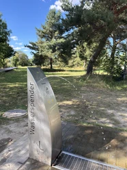 Trinkbrunnen_Cospudener_See.jpg