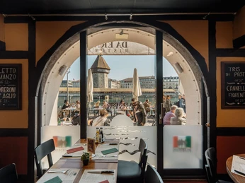 FAV Da Ernesto - Innenraum EG Blick auf Terrasse.jpg