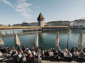 FAV Da Ernesto - 1. Stock Aussicht auf Kapellbrücke.jpg