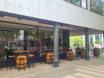 Stadtvinothek Wolfsburg - Außenansicht