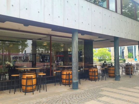 Stadtvinothek Wolfsburg - Außenansicht